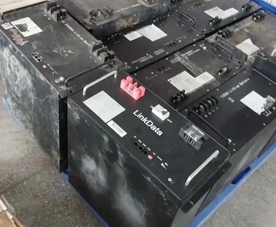 What are the misunderstandings about the wrong charging of low-temperature lithium batteries?